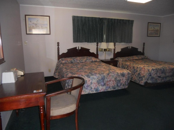 Rapids Inn And Suites image 18